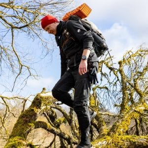 “Daily Socks For Explorers” jeb Zeķes ceļotājiem ir radītas ņemot vērā aktīva dzīvesveida piekritēju prasības. Ražots Latvijā no Merino vilnas.